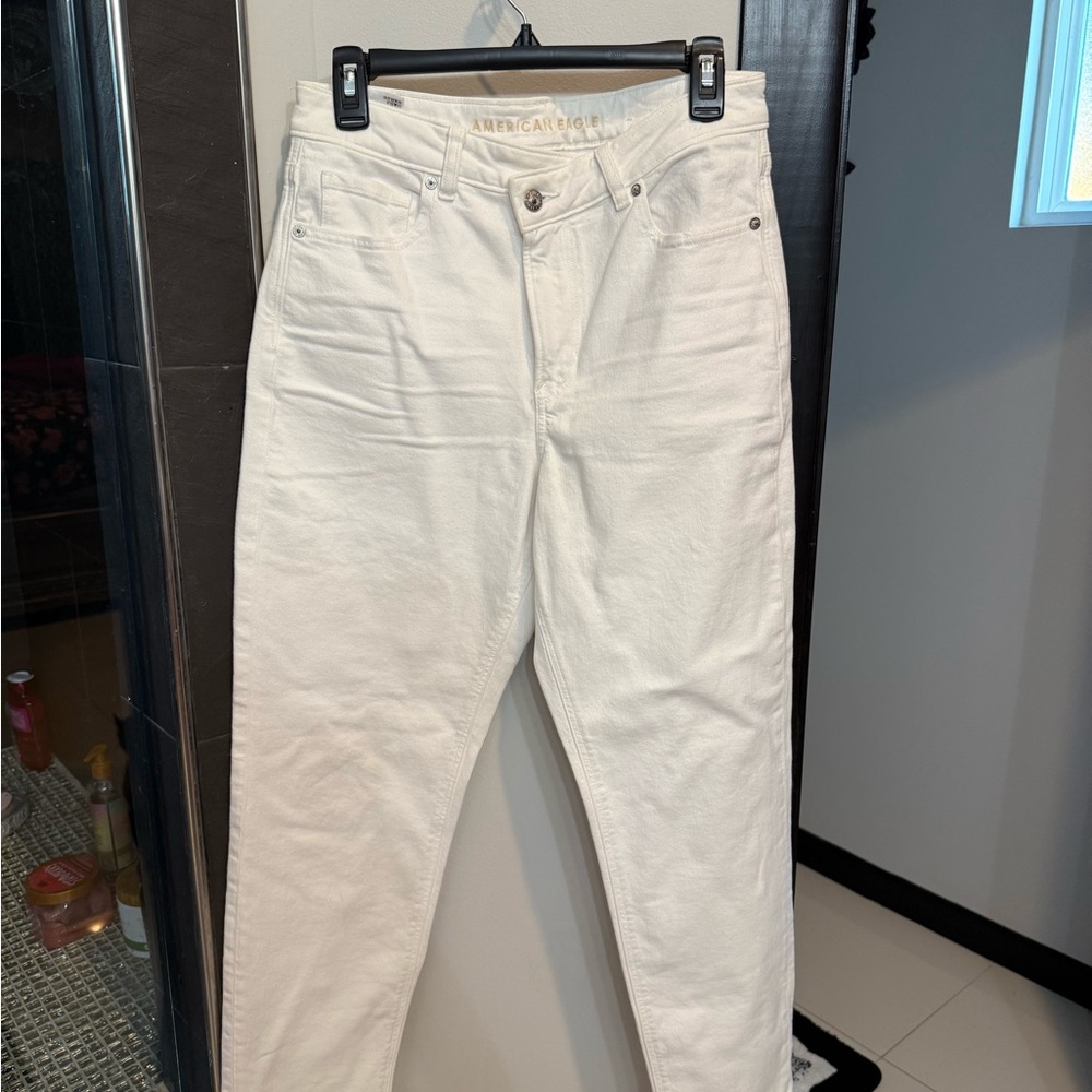 American Eagle Outfitters Mom Jeans